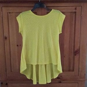 👛SALE!! 3 for $20👛🐣Yellow hi -low shirt🐣